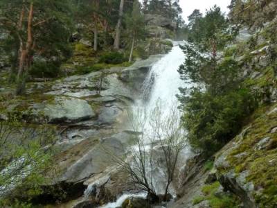 Puerto,Chorro Navafría; cova tallada ruta sendas del riaza excursion lagos de covadonga castro ulac